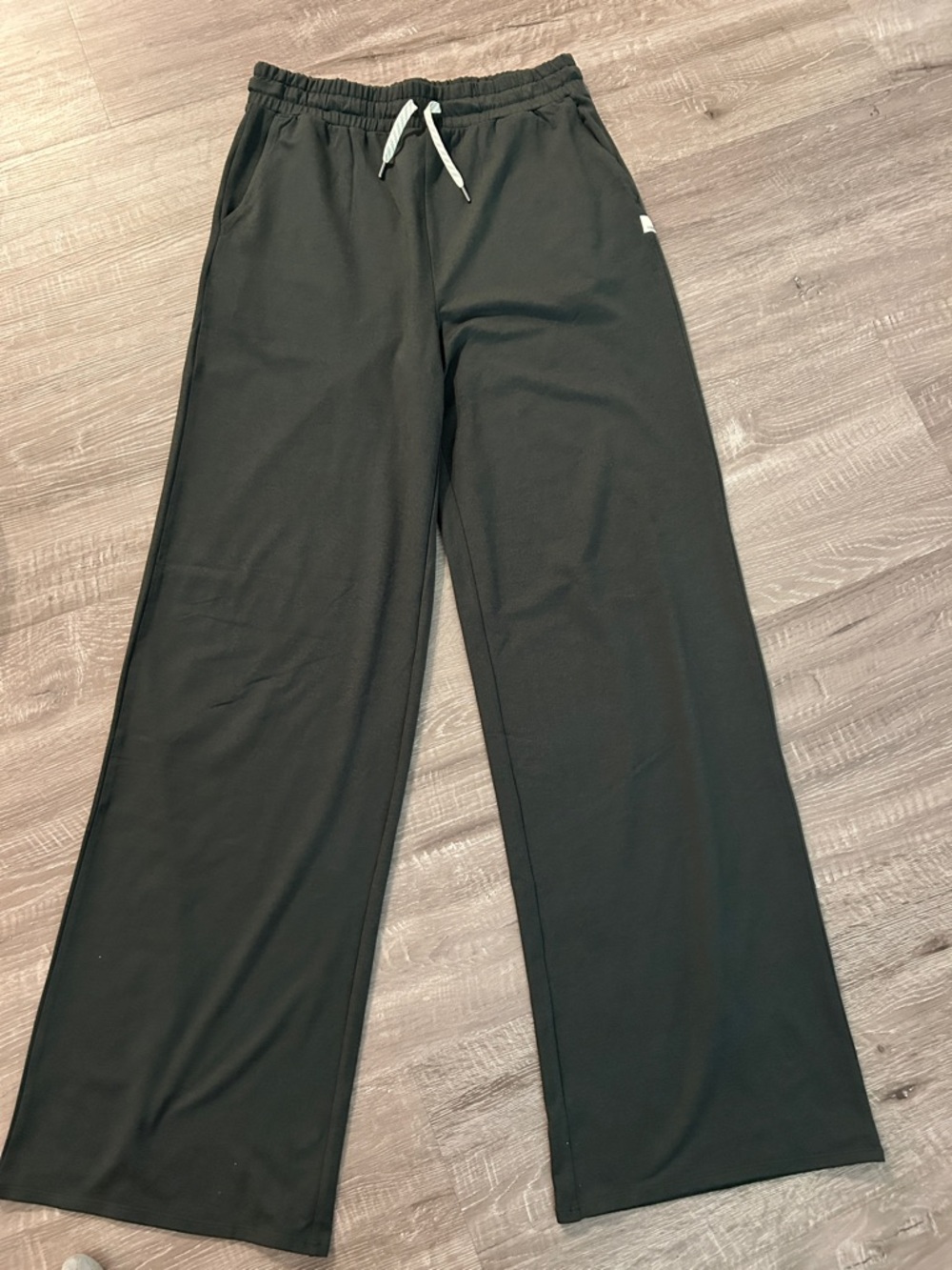 Vuori Wide Leg Pants in Dark Green with White Drawstring